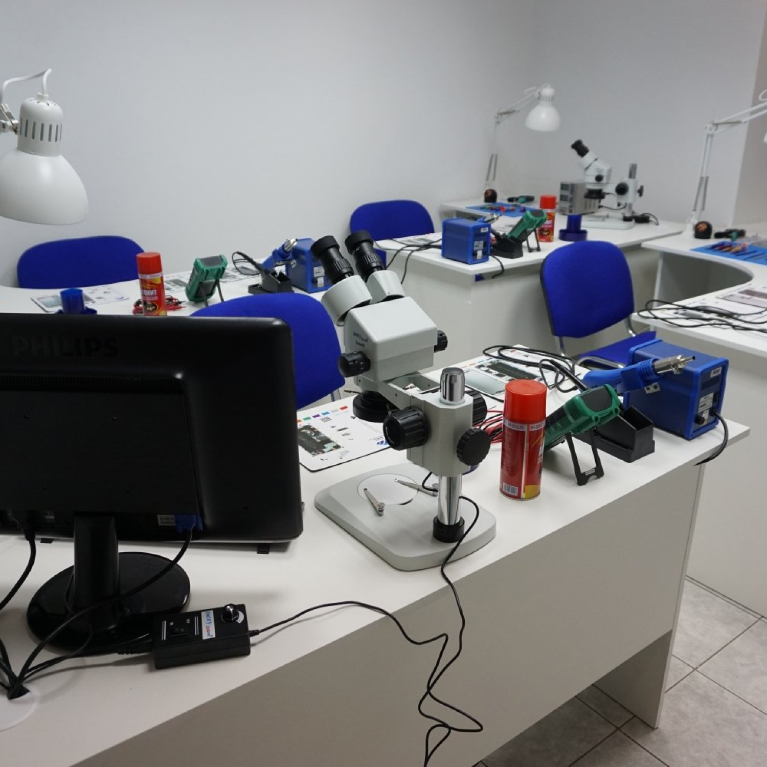 Офис Thunderobot